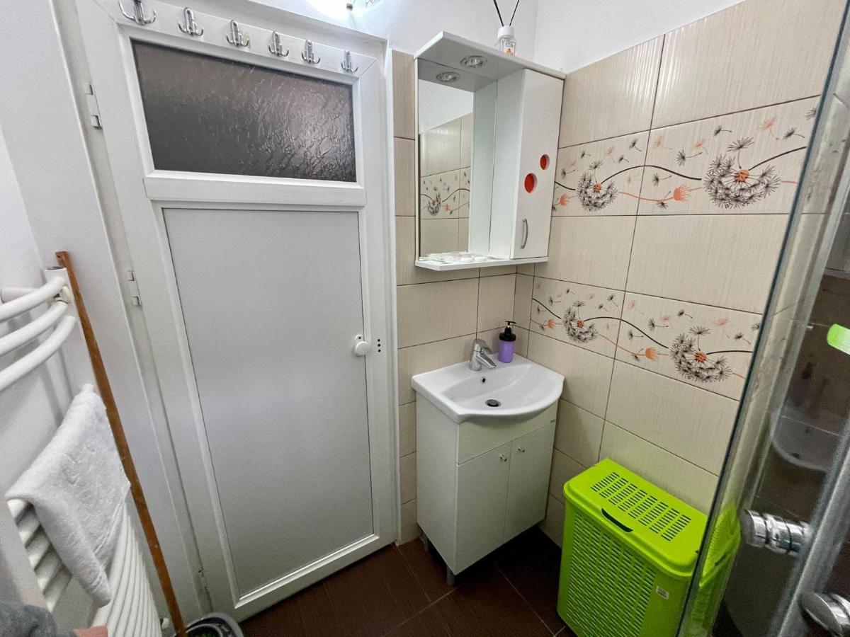 Apartamento Garsoniera Moderna Parcare Internet Piteşti Exterior foto